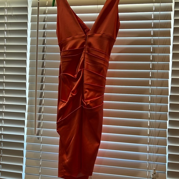 Cache dress - Picture 2 of 2